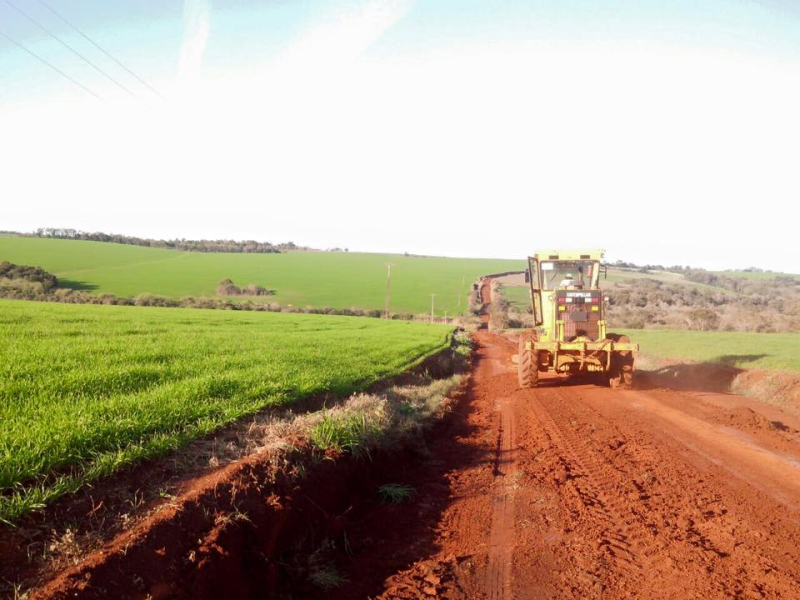 SMDR trabalha na conservação e melhoria de estradas